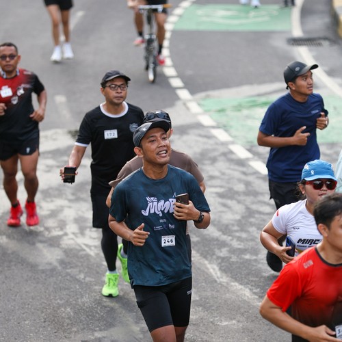 Race photo from FIRST SUNDAY RUN