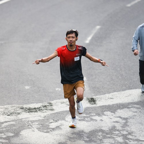 Race photo from FIRST SUNDAY RUN