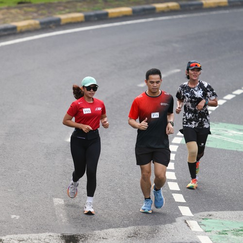 Race photo from FIRST SUNDAY RUN