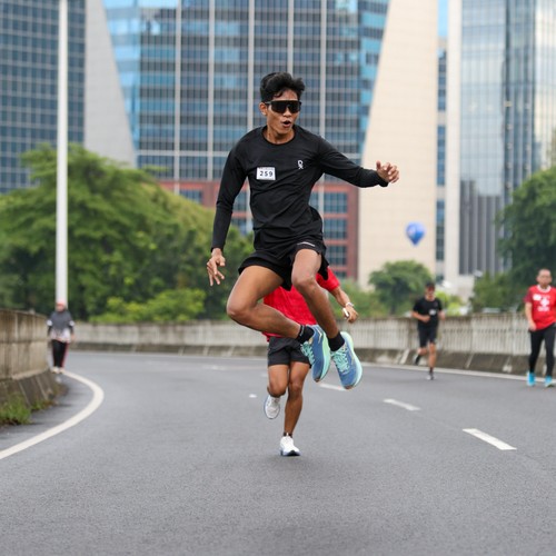 Race photo from FIRST SUNDAY RUN