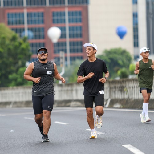 Race photo from FIRST SUNDAY RUN