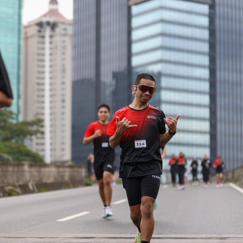 Race photo from FIRST SUNDAY RUN