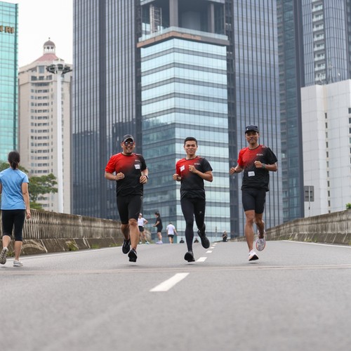 Race photo from FIRST SUNDAY RUN