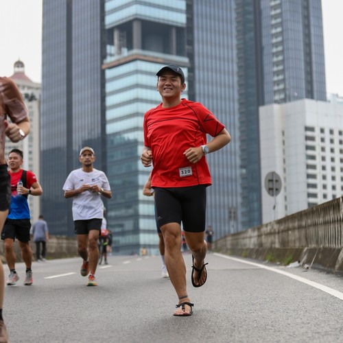 Race photo from FIRST SUNDAY RUN