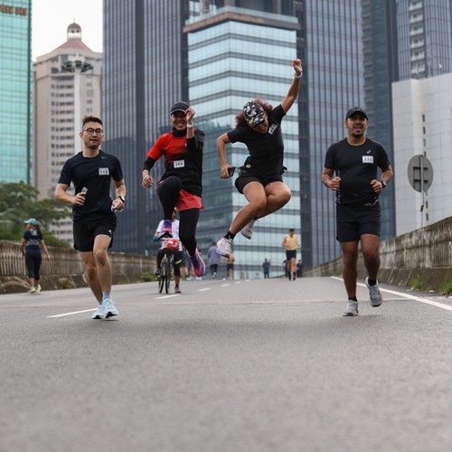 Race photo from FIRST SUNDAY RUN