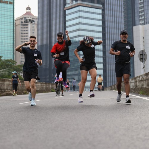 Race photo from FIRST SUNDAY RUN