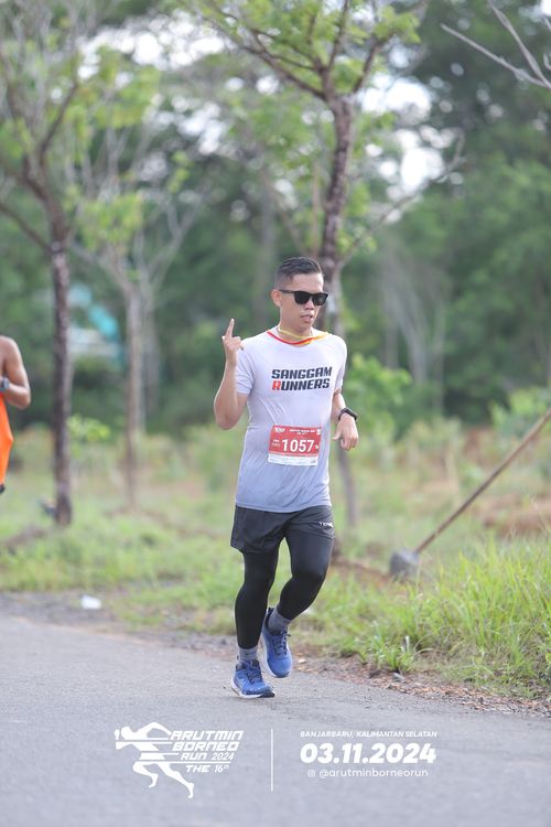 Race photo from Arutmin Borneo Run 2024