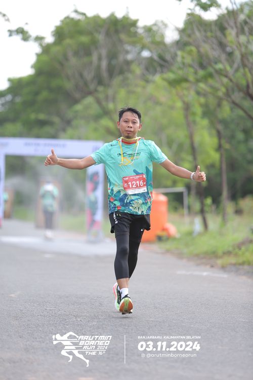 Race photo from Arutmin Borneo Run 2024