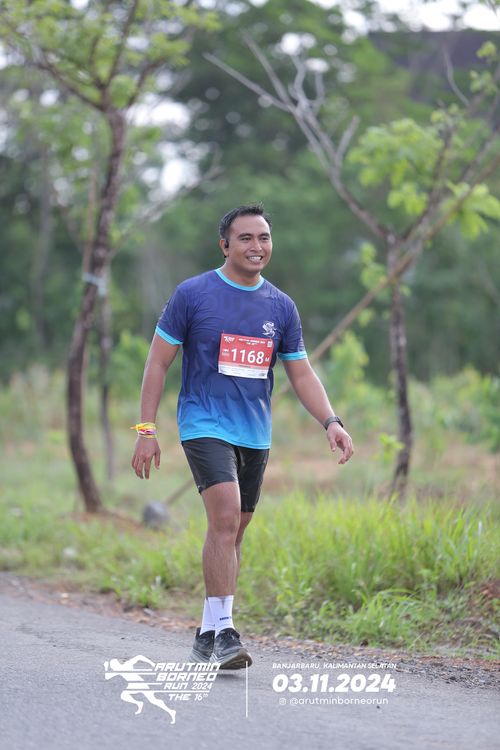 Race photo from Arutmin Borneo Run 2024