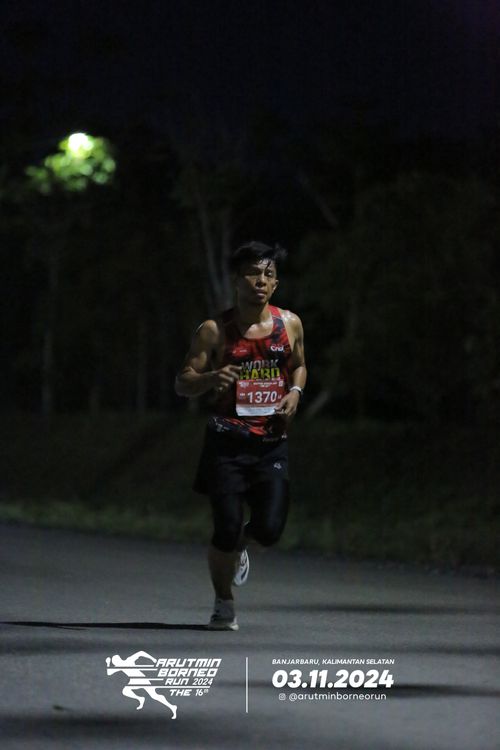 Race photo from Arutmin Borneo Run 2024