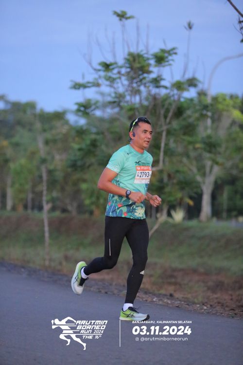 Race photo from Arutmin Borneo Run 2024