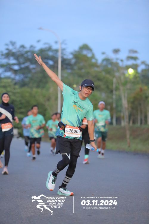 Race photo from Arutmin Borneo Run 2024