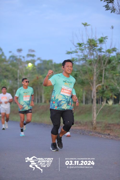 Race photo from Arutmin Borneo Run 2024