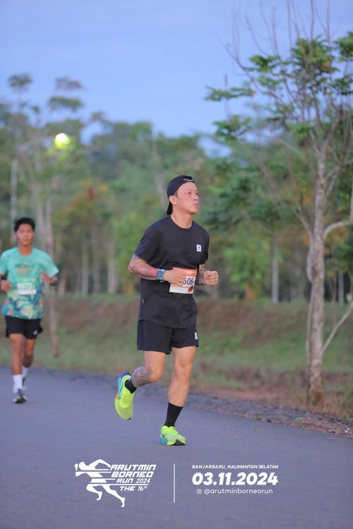 Race photo from Arutmin Borneo Run 2024