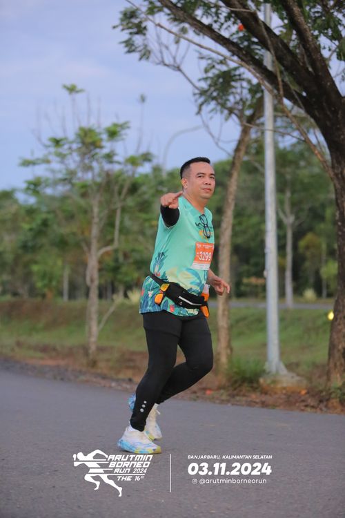 Race photo from Arutmin Borneo Run 2024