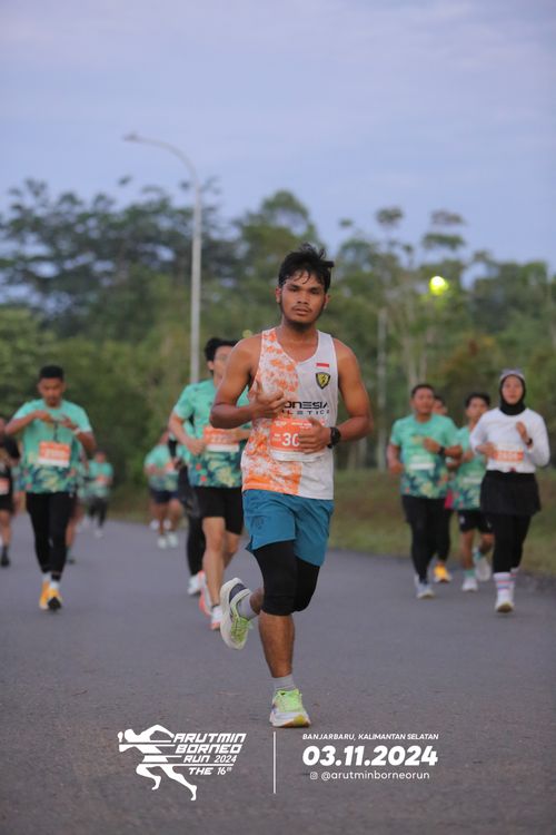 Race photo from Arutmin Borneo Run 2024