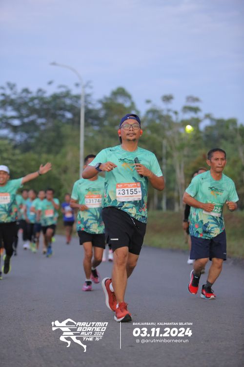 Race photo from Arutmin Borneo Run 2024