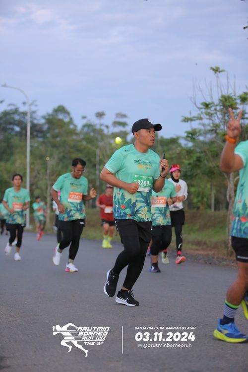 Race photo from Arutmin Borneo Run 2024