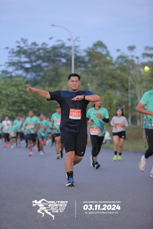 Race photo from Arutmin Borneo Run 2024
