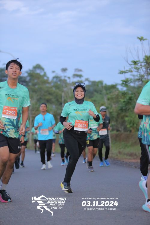 Race photo from Arutmin Borneo Run 2024