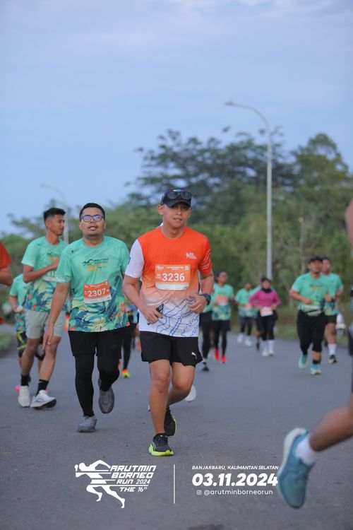 Race photo from Arutmin Borneo Run 2024