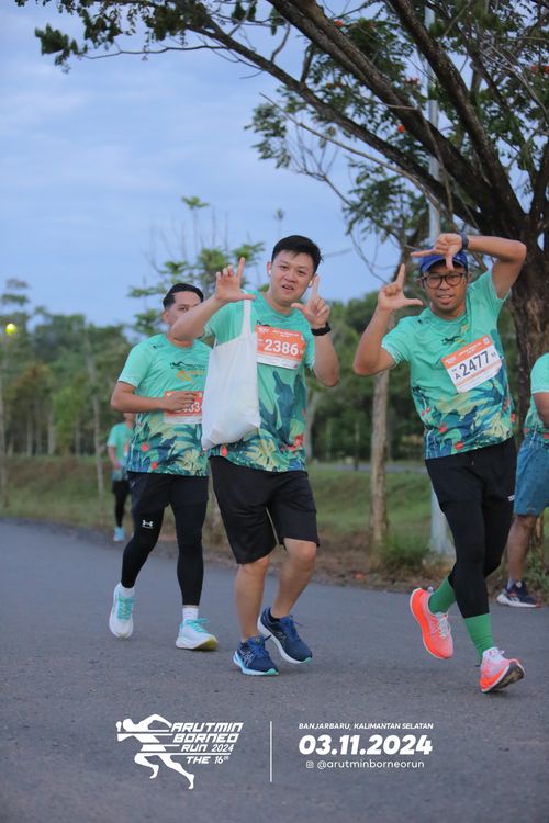 Race photo from Arutmin Borneo Run 2024