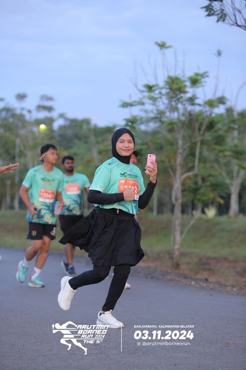 Race photo from Arutmin Borneo Run 2024