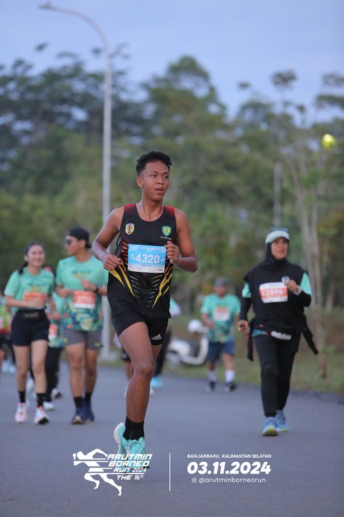 Race photo from Arutmin Borneo Run 2024