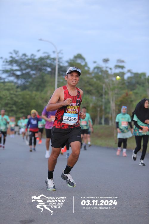 Race photo from Arutmin Borneo Run 2024