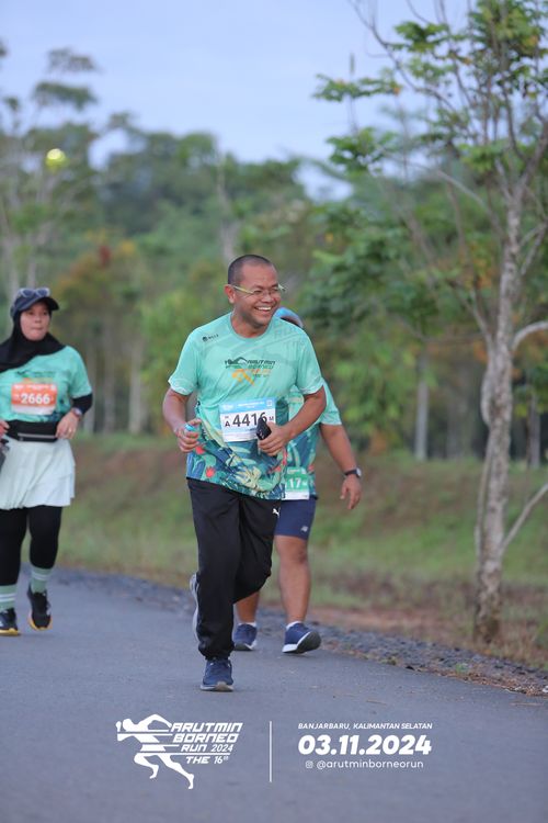 Race photo from Arutmin Borneo Run 2024