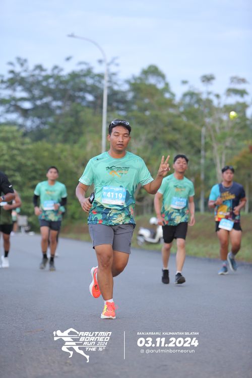 Race photo from Arutmin Borneo Run 2024