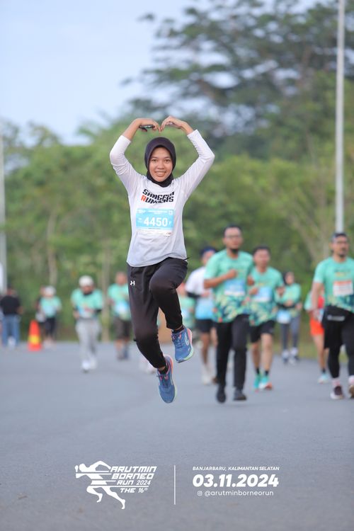Race photo from Arutmin Borneo Run 2024