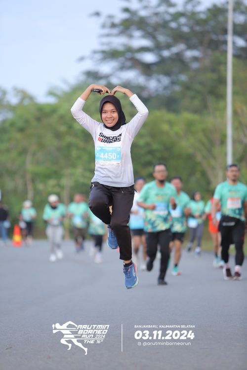 Race photo from Arutmin Borneo Run 2024