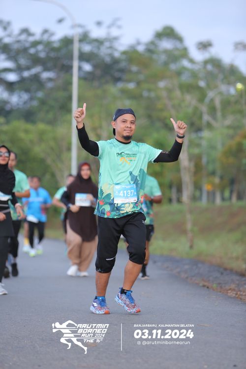 Race photo from Arutmin Borneo Run 2024