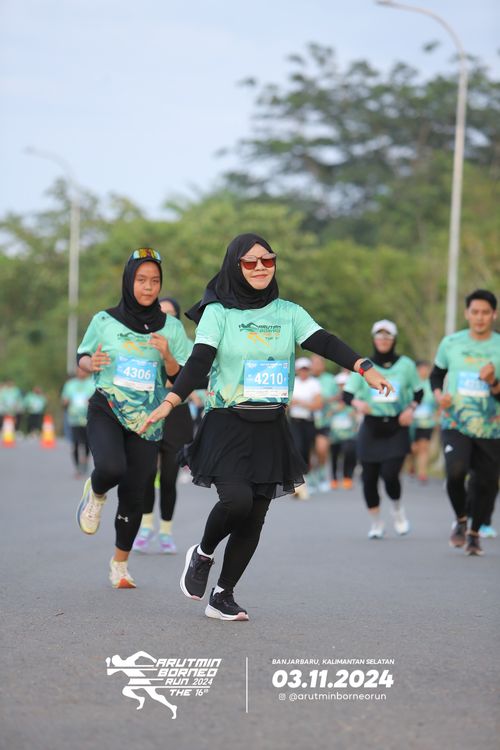 Race photo from Arutmin Borneo Run 2024