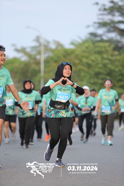 Race photo from Arutmin Borneo Run 2024