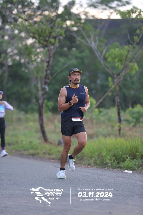 Race photo from Arutmin Borneo Run 2024