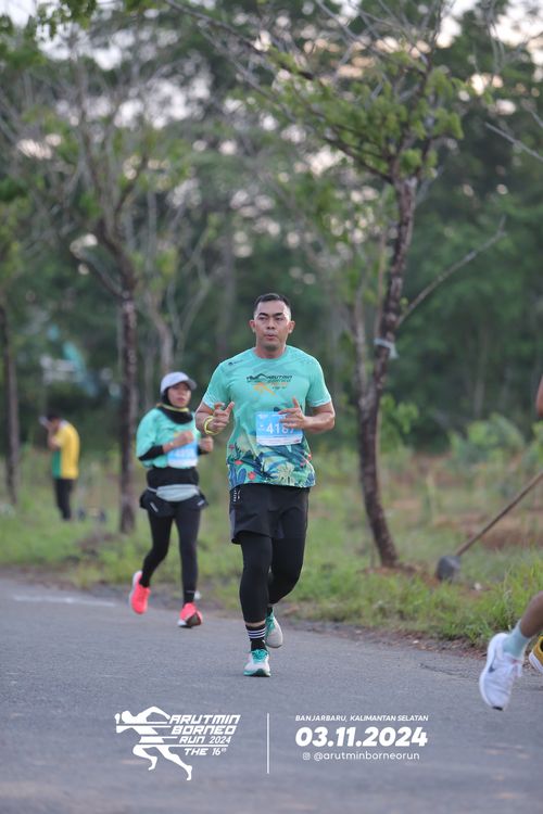 Race photo from Arutmin Borneo Run 2024