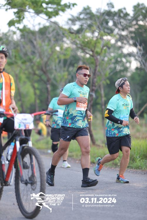 Race photo from Arutmin Borneo Run 2024