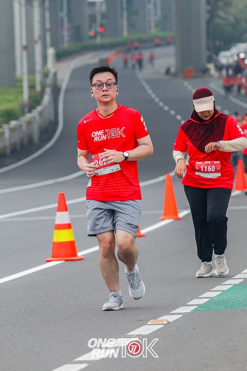 Race photo from ONE RUN 10K 2025