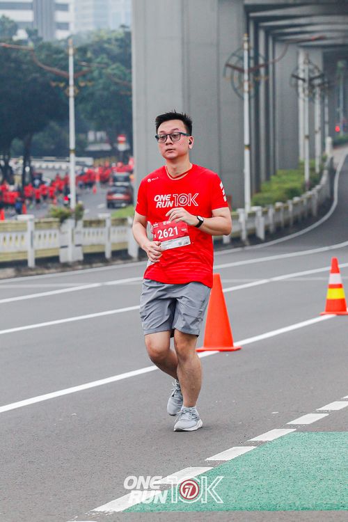 Race photo from ONE RUN 10K 2025