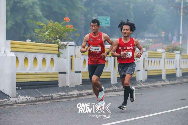 Race photo from ONE RUN 10 K