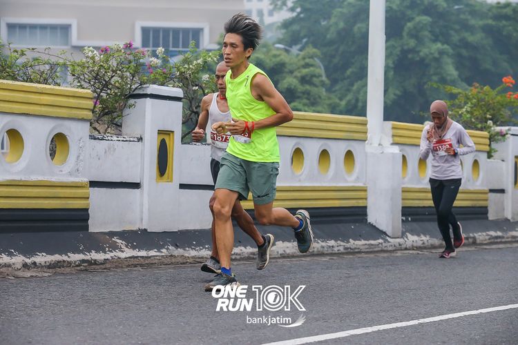 Race photo from ONE RUN 10 K