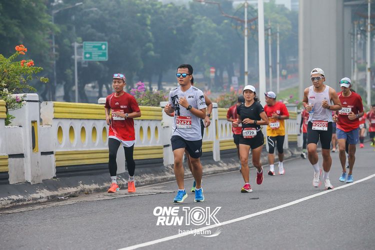 Race photo from ONE RUN 10 K