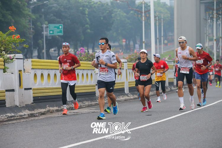 Race photo from ONE RUN 10 K