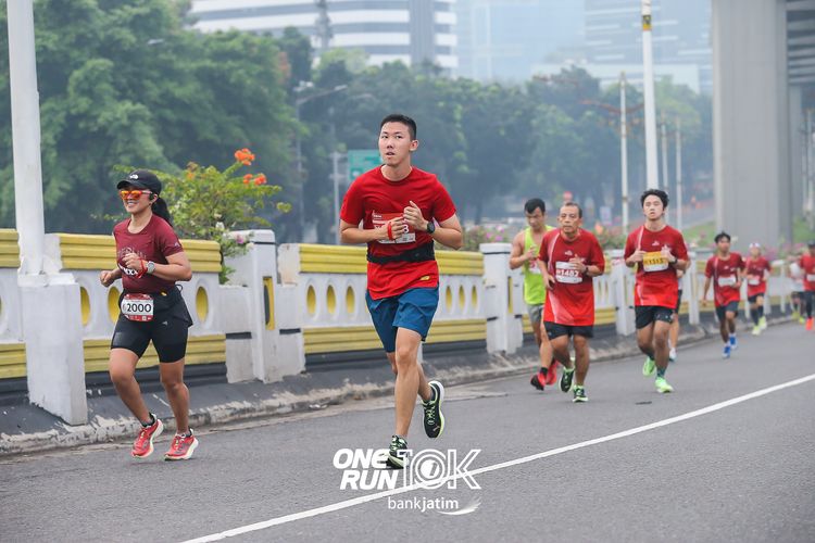 Race photo from ONE RUN 10 K