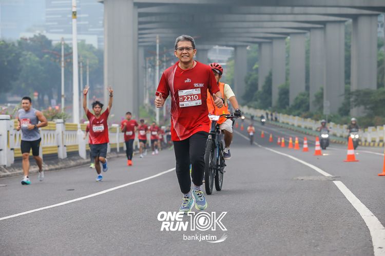 Race photo from ONE RUN 10 K