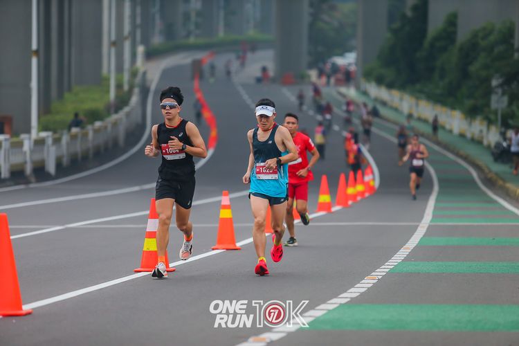 Race photo from ONE RUN 10K 2025