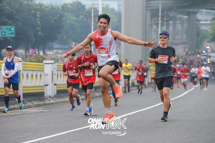 Race photo from ONE RUN 10 K