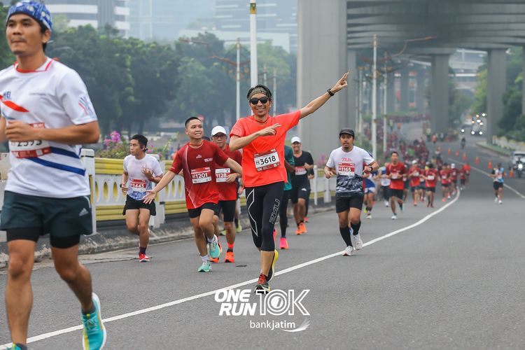 Race photo from ONE RUN 10 K
